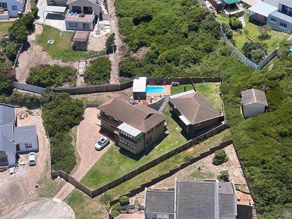 5 Bedroom House 5 Bedroom House