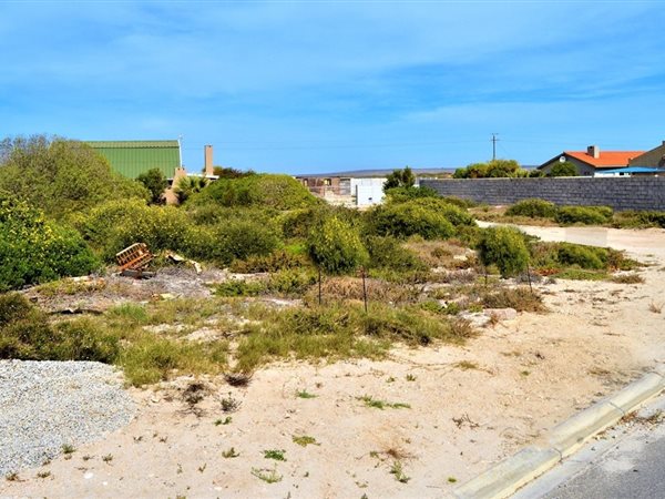 594 m² Land available in Britannia Bay
