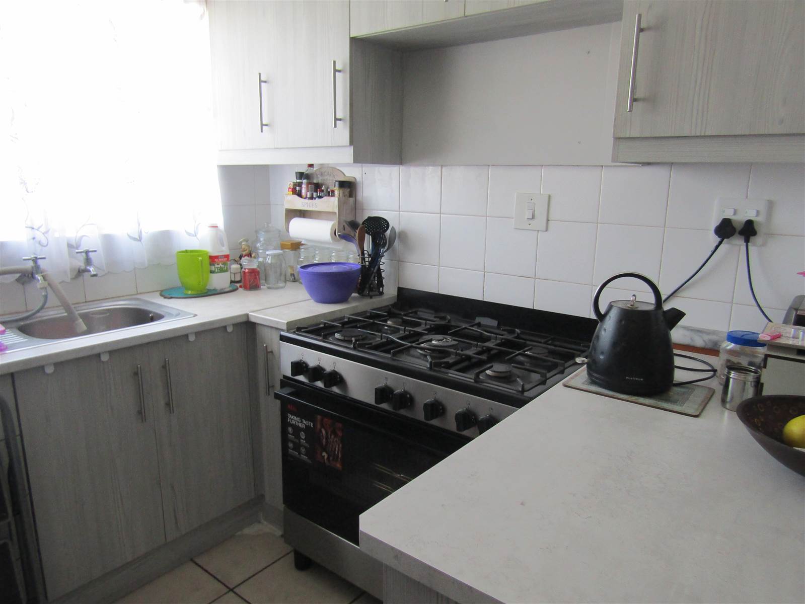 2 Bed Townhouse in Uitsig photo number 3