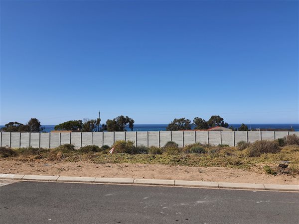 314 m² Land available in St Helena Views