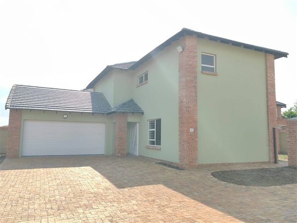3 Bedroom Townhouse 3 Bedroom Townhouse