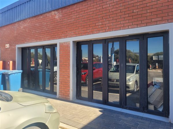 132  m² Commercial space