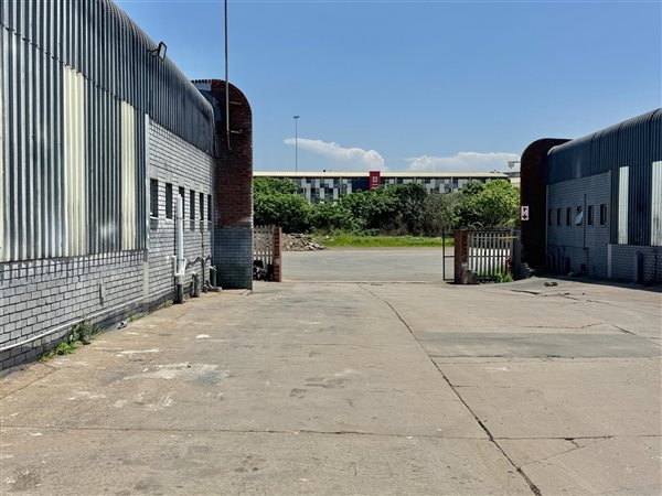 262  m² Industrial space