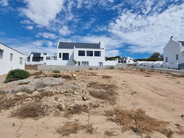475 m² Land available in Da Gama Bay
