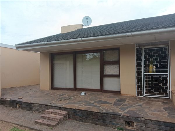4 Bed House in Vanes Estate