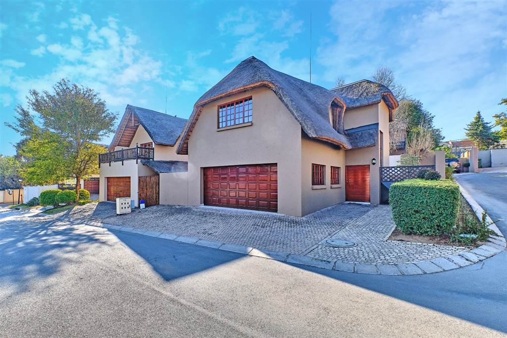 2 Bed House in Douglasdale photo number 2