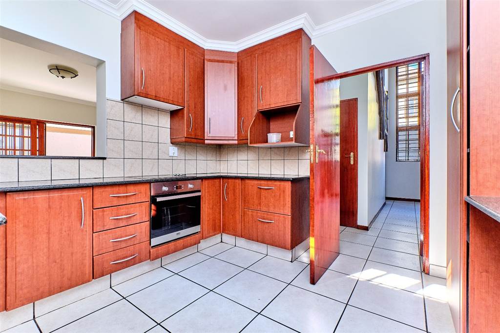 2 Bed House in Douglasdale photo number 1