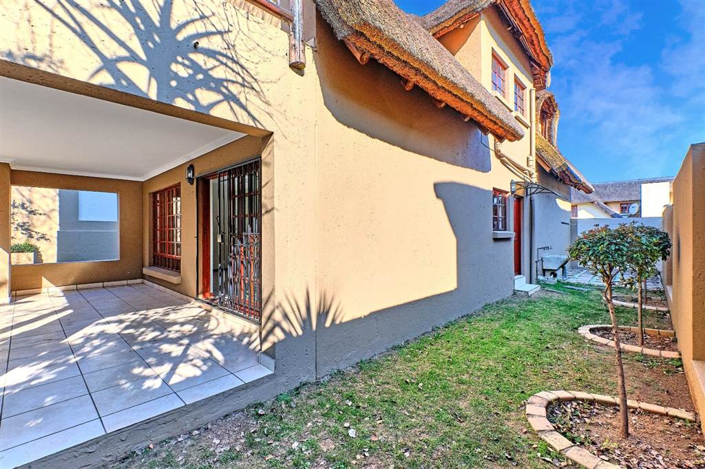 2 Bed House in Douglasdale photo number 12