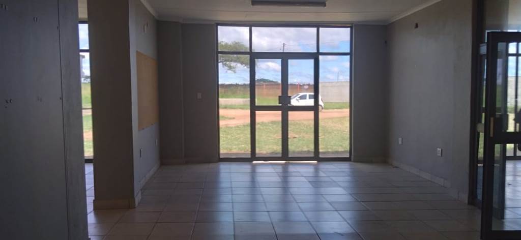 463  m² Commercial space in Louis Trichardt photo number 25