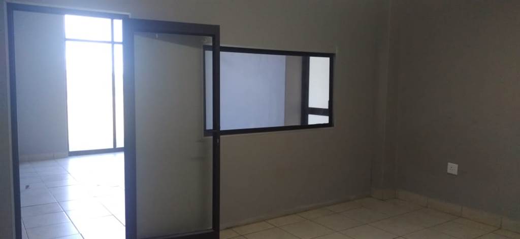 463  m² Commercial space in Louis Trichardt photo number 24