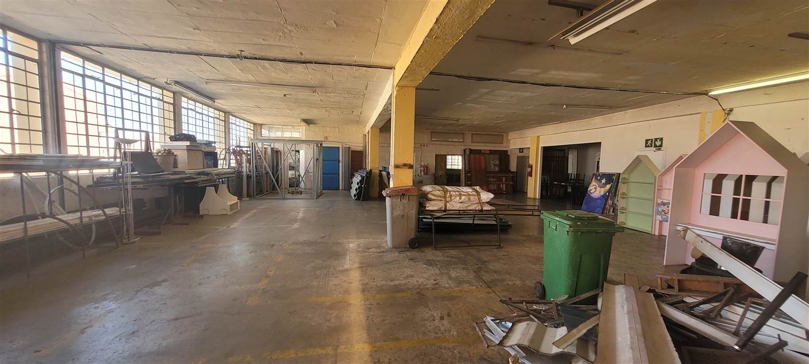 696  m² Industrial space in Industria North photo number 5