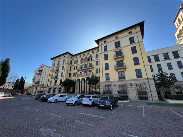 128.5  m² Commercial space in Fourways