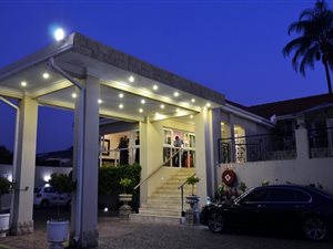 9 Bed House in Groenkloof