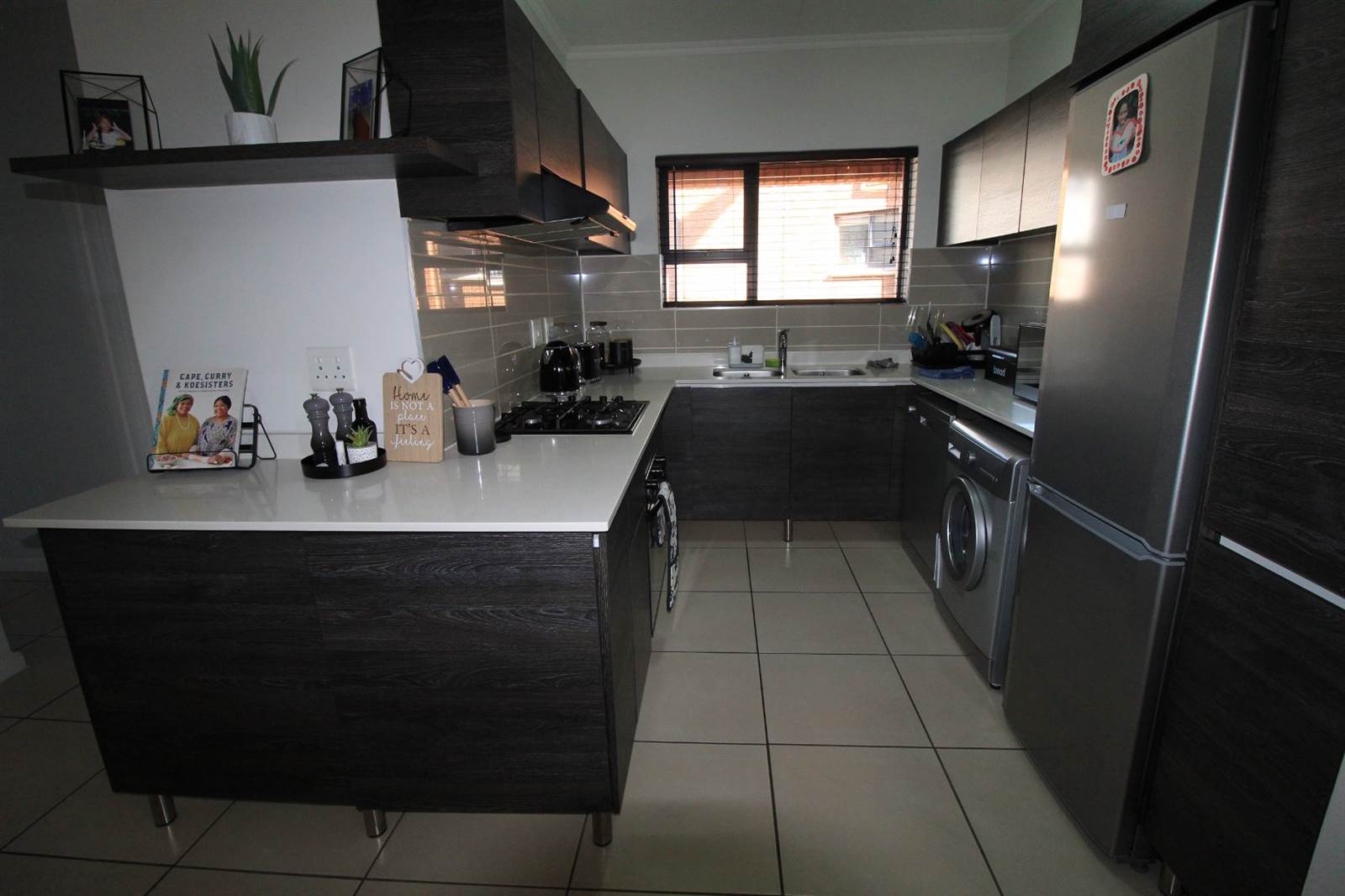 3 Bed Apartment in Olivedale photo number 5