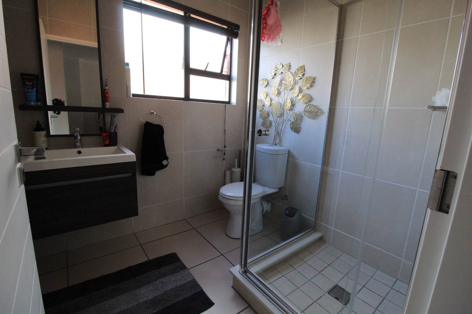 3 Bed Apartment in Olivedale photo number 13