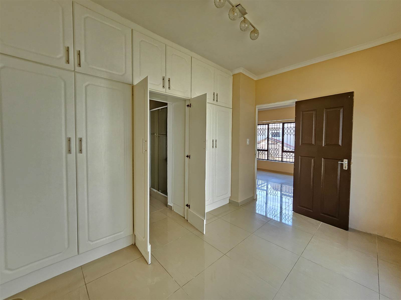 3 Bed Apartment in Winklespruit photo number 8