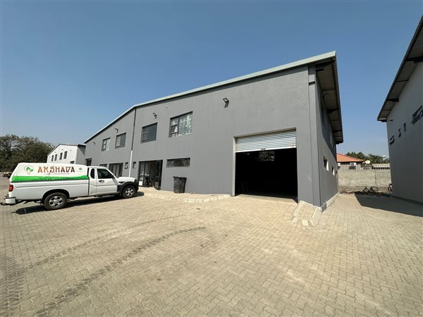 319  m² Commercial space in Waterval East