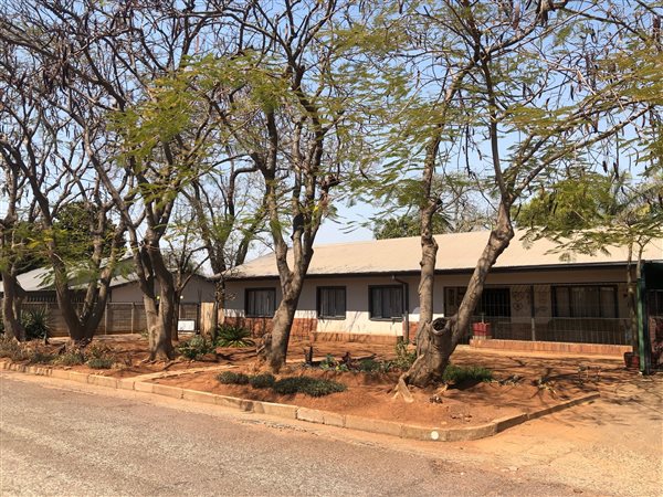 4 Bedroom House 4 Bedroom House