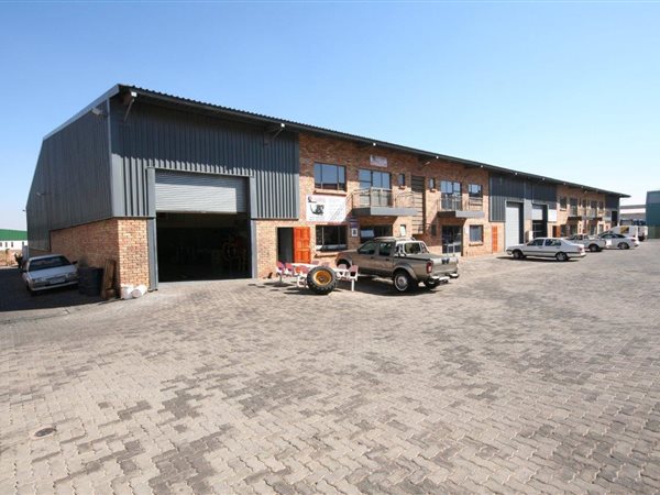 353  m² Industrial space