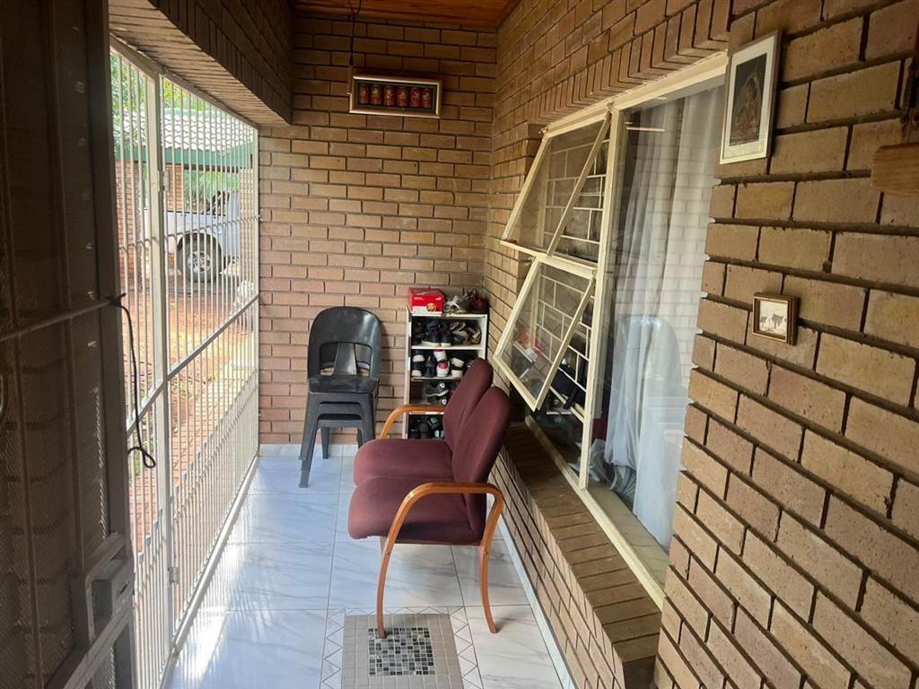 2 Bed Townhouse in Bela-Bela (Warmbaths) photo number 11