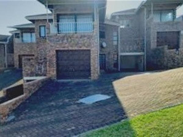 3 Bedroom Townhouse 3 Bedroom Townhouse