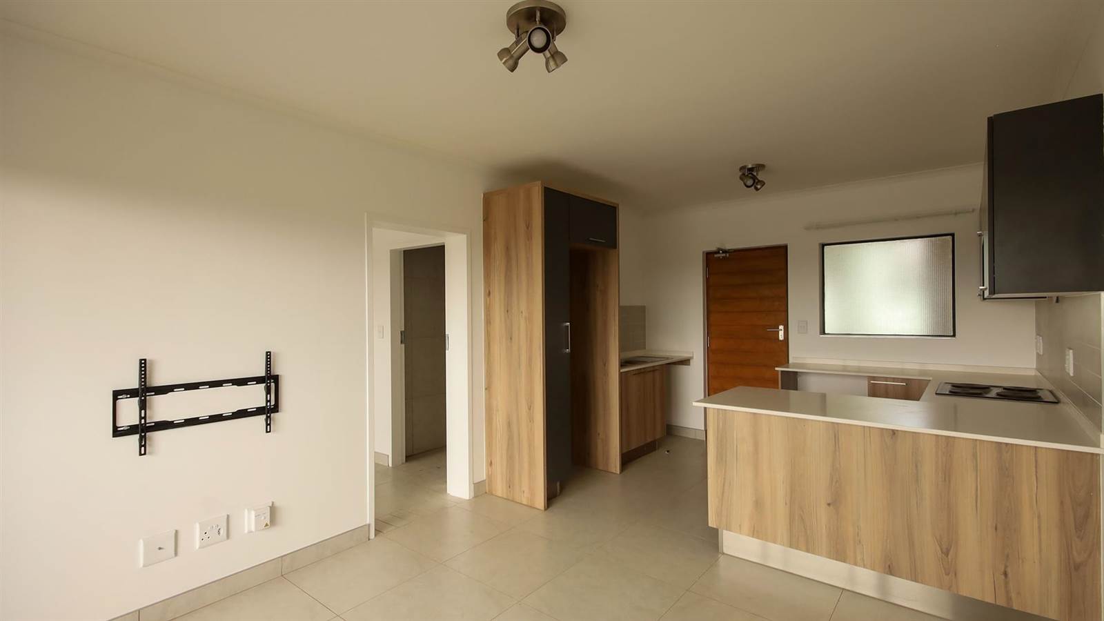 1 Bed Apartment in Eco Park photo number 7