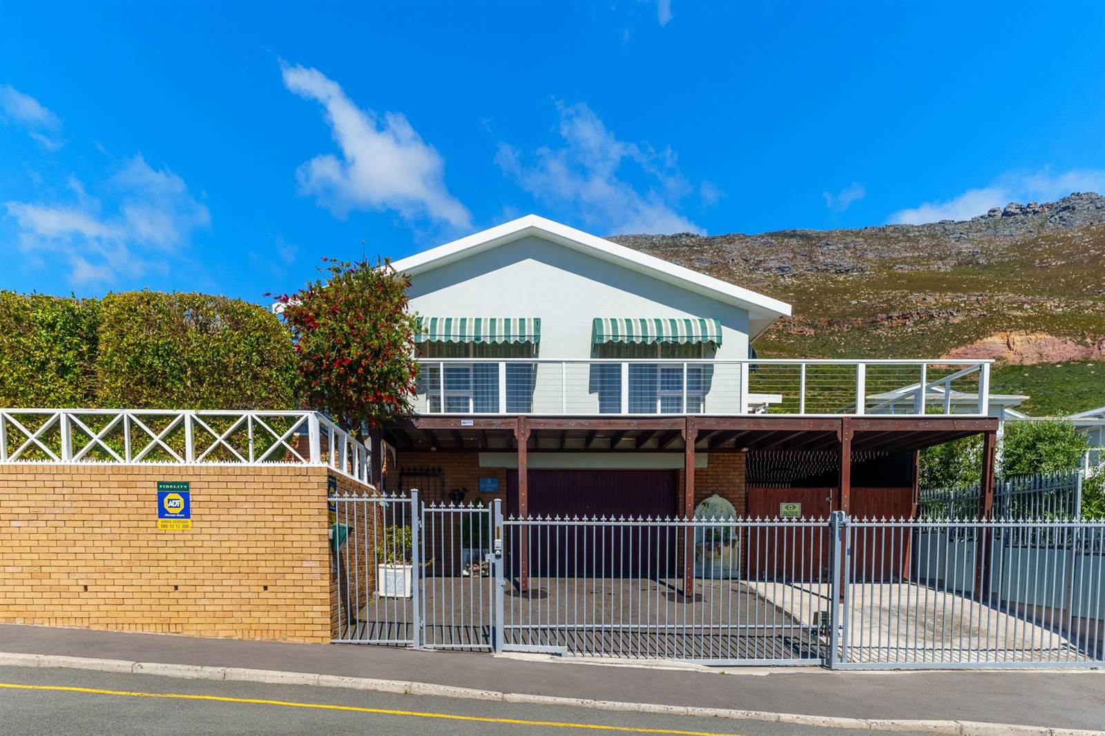 2 Bed House in Simons Town photo number 12