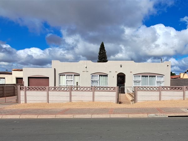 3 Bedroom House 3 Bedroom House