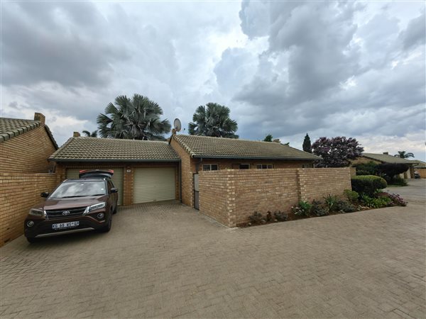 2 Bedroom Townhouse 2 Bedroom Townhouse