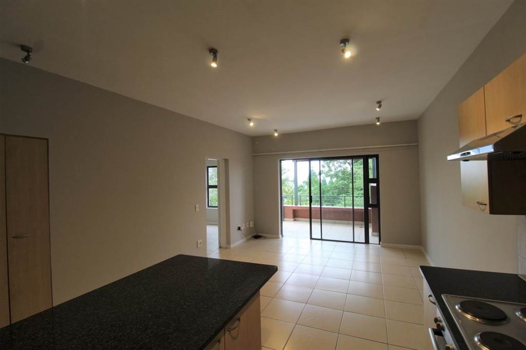 2 Bed Apartment in Bryanston photo number 5