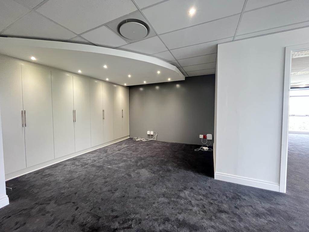 790  m² Commercial space in Bryanston photo number 18