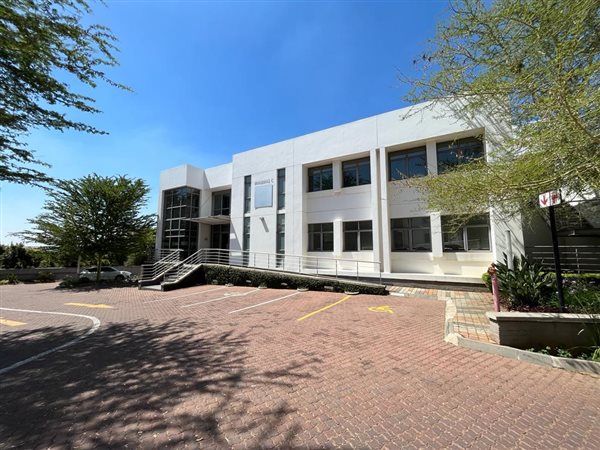 790  m² Commercial space in Bryanston