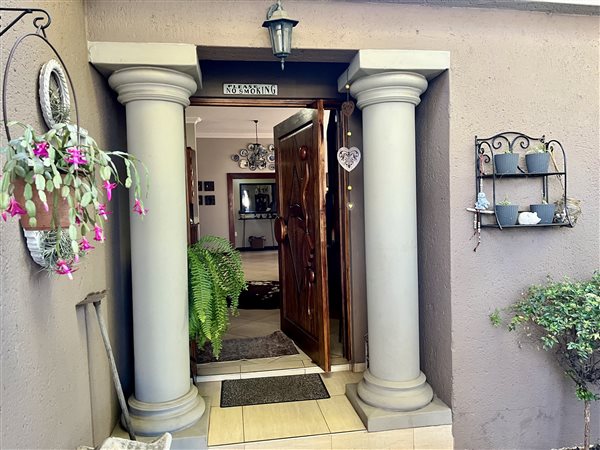 3 Bedroom Townhouse 3 Bedroom Townhouse