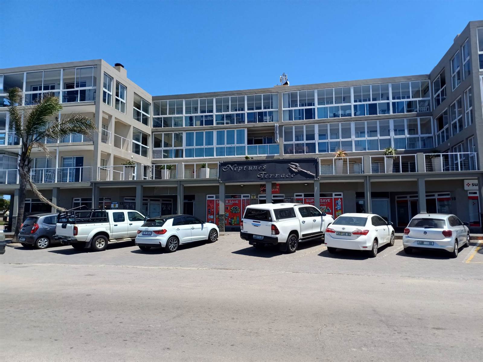 84  m² Commercial space in Jeffreys Bay photo number 4