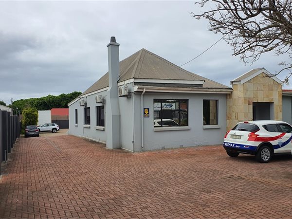 354  m² Commercial space in Walmer