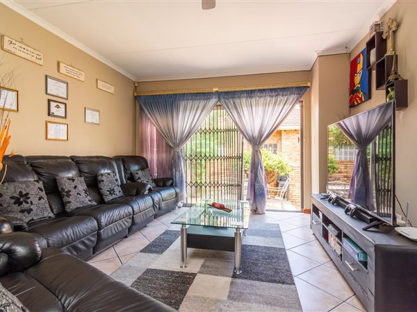 3 Bed Townhouse in Bellairspark