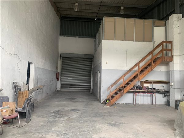 190  m² Industrial space