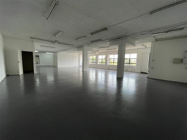 255  m² Commercial space in Kramerville