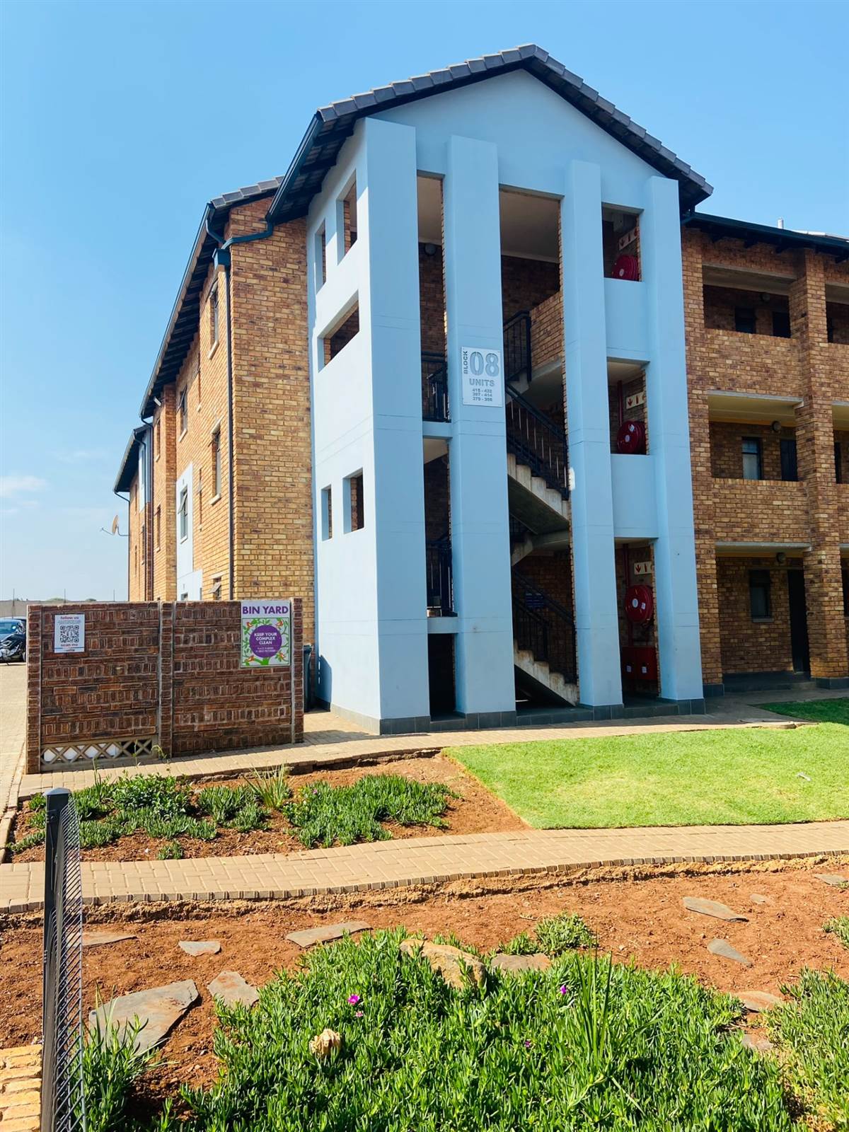 1 Bed Apartment in Katlehong photo number 12
