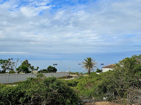 885 m² Land available in St Francis On Sea