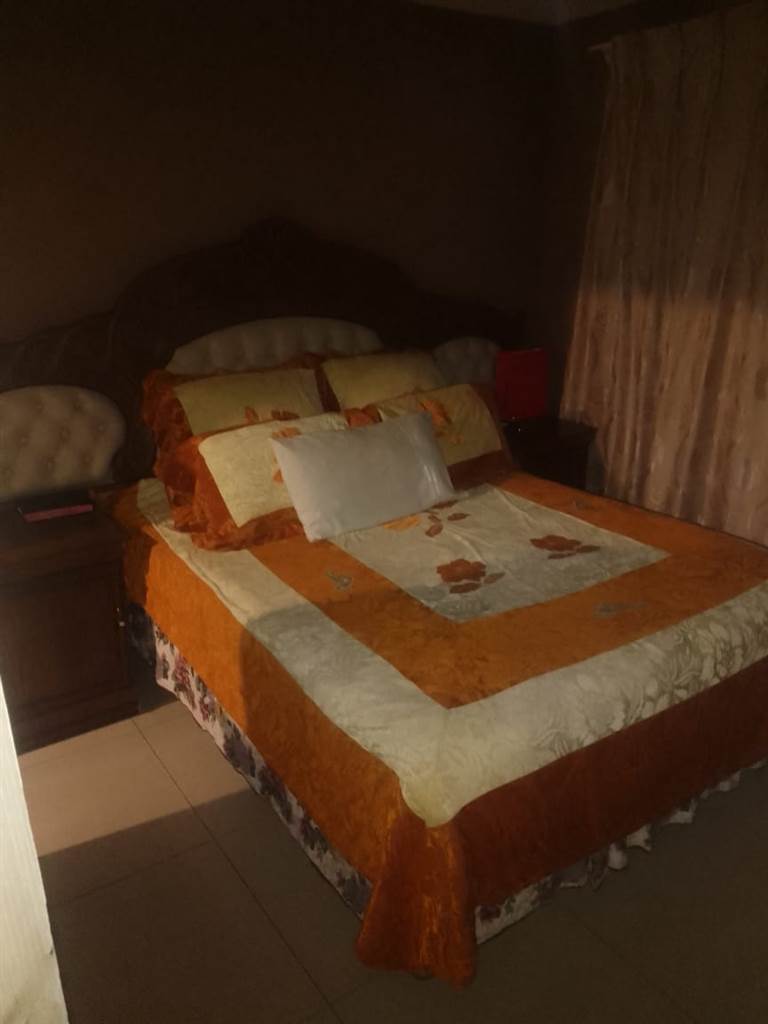 3 Bed House in Jabavu photo number 9