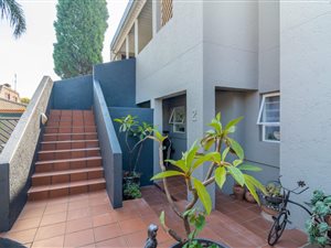 2 Bed Apartment in Constantia Kloof
