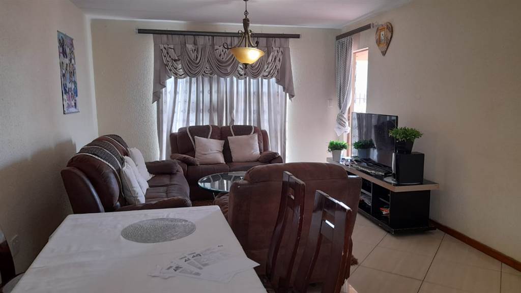 3 Bed Apartment in Risana photo number 4
