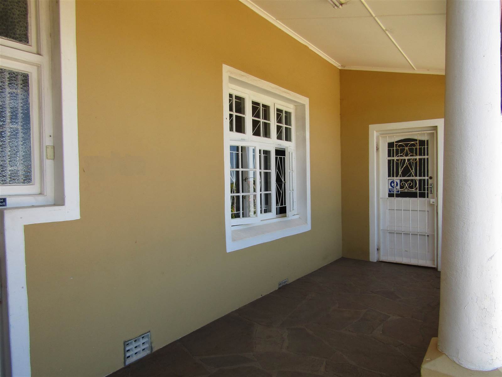 245  m² Commercial space in Humansdorp photo number 2