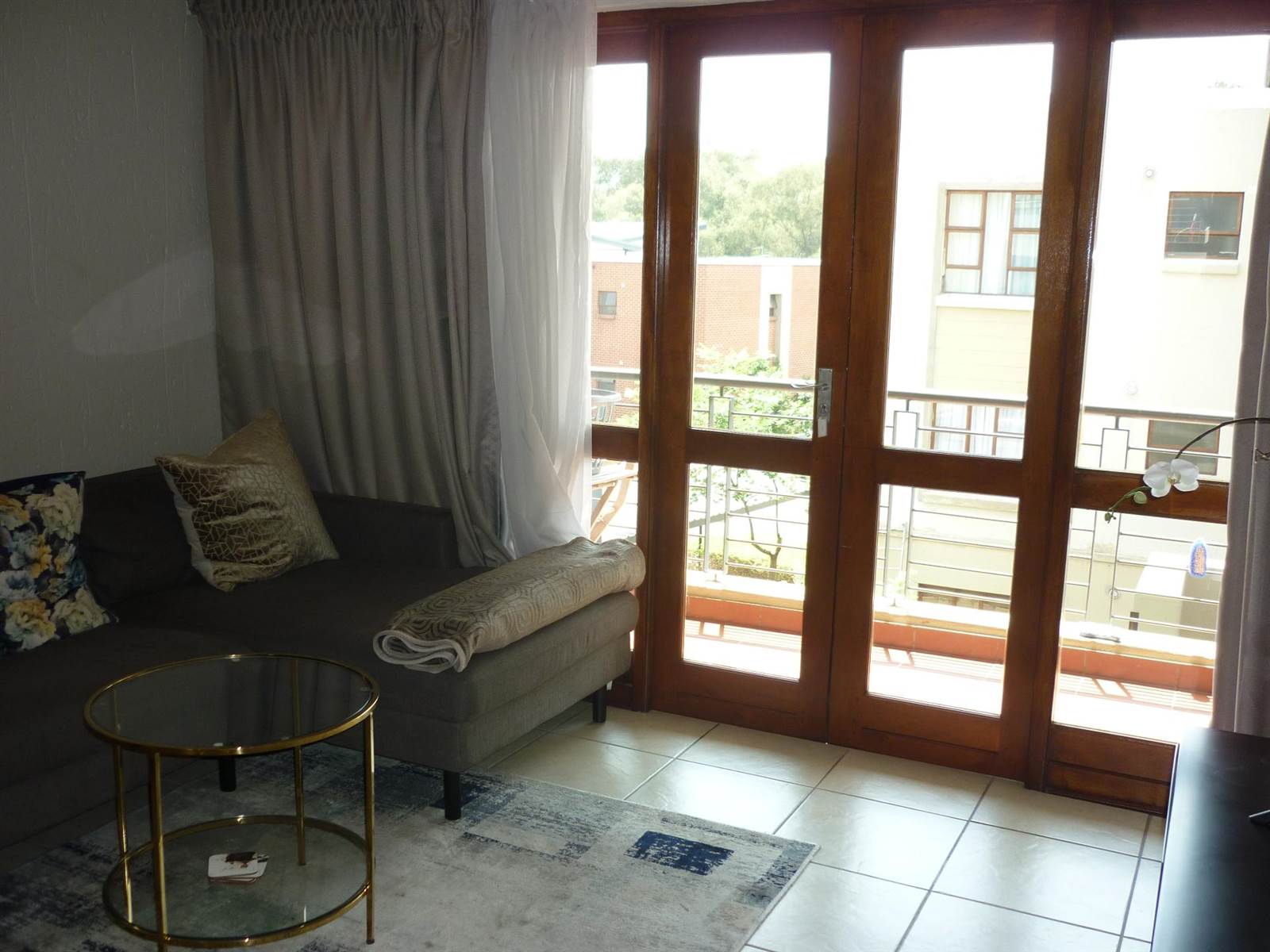 2 Bed Apartment in Douglasdale photo number 9