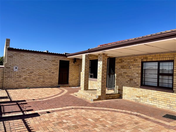 3 Bed House in Retreat