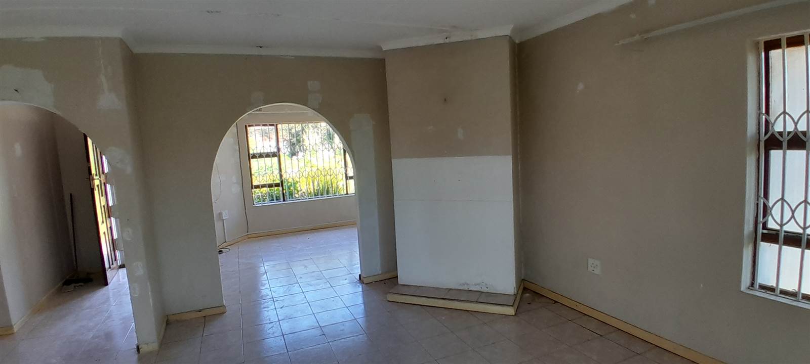 5 Bed Apartment in Southernwood photo number 6