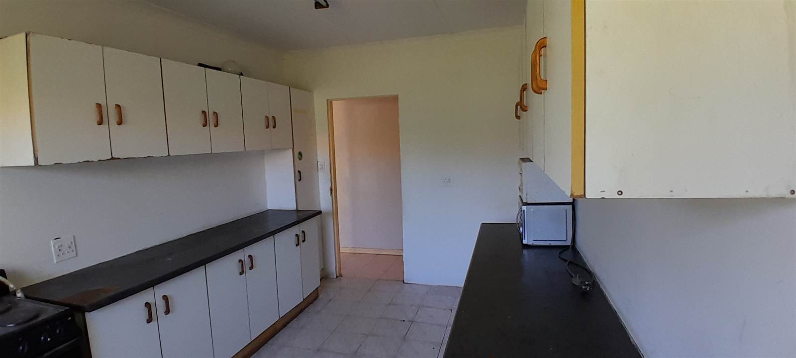 5 Bed Apartment in Southernwood photo number 3
