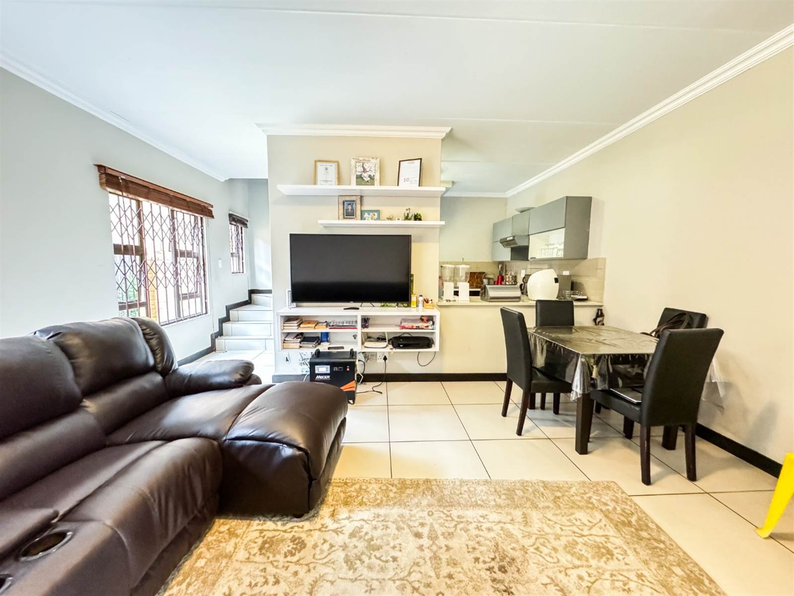 3 Bed Apartment in Rooihuiskraal photo number 4