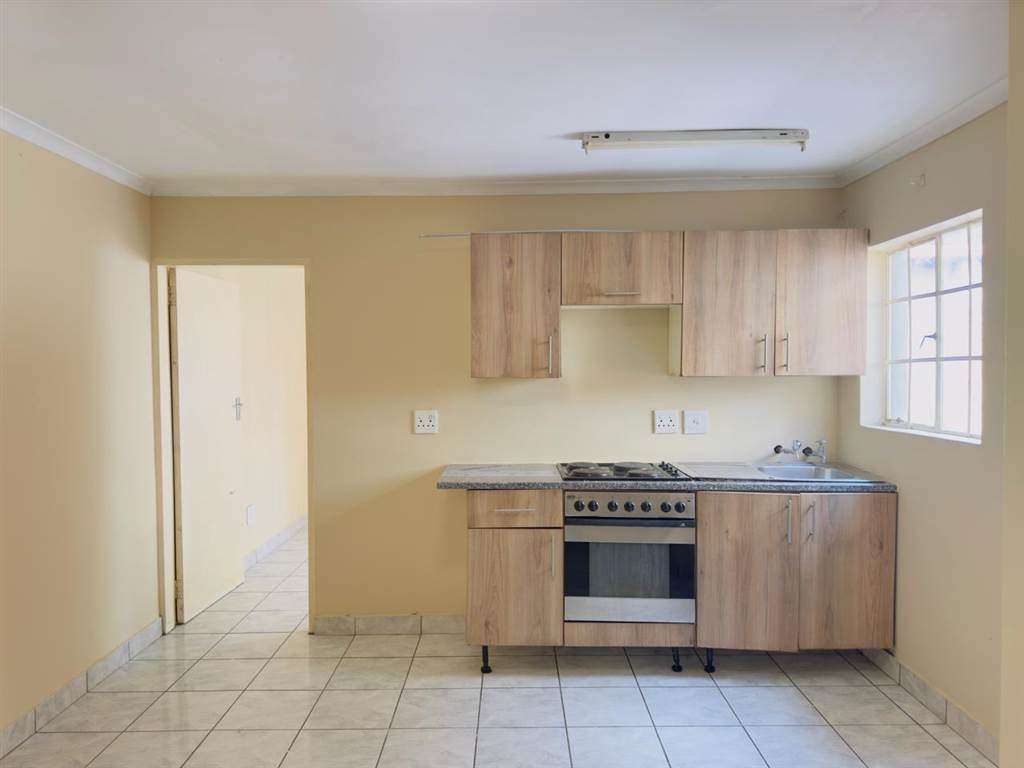1 Bed House in Bezuidenhout Valley photo number 7